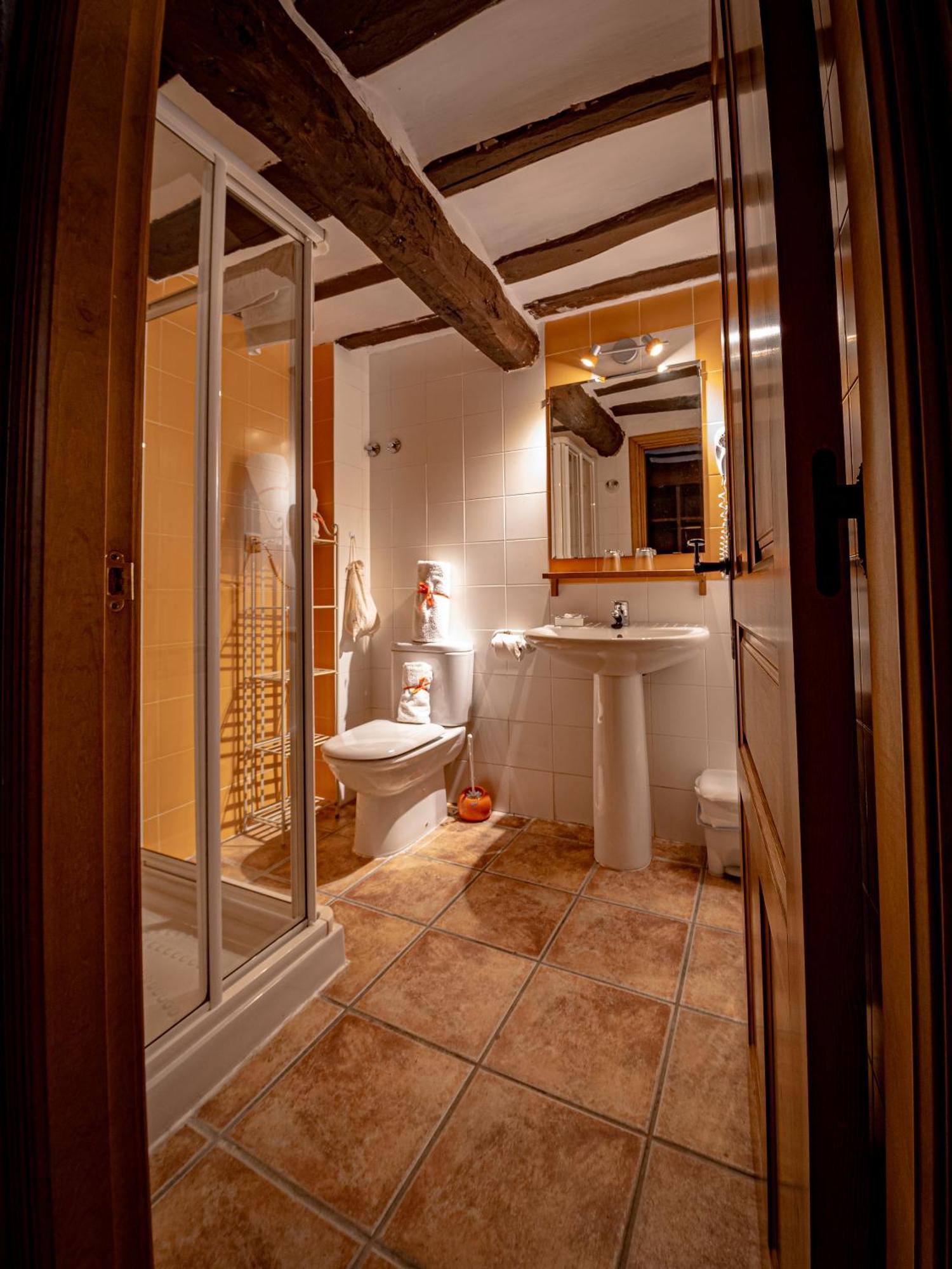 Hotel Rural La Aldea Encantada Quintanilla del Monte de Rioja Exterior photo