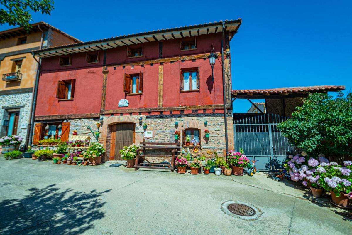 Hotel Rural La Aldea Encantada Quintanilla del Monte de Rioja Exterior photo